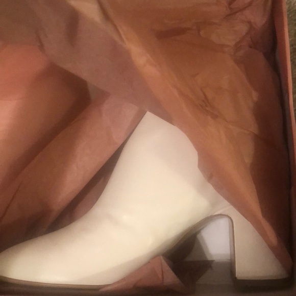 Franco Sarto Jacoby White square toe boots - Picture 5 of 8